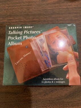 Sharper Image Green and White Pocket Photo Album